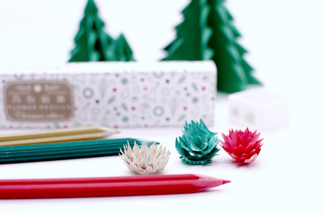 TRINUS-FLOWER-PENCILS-CHRISTMAS-EDITION-3.jpg