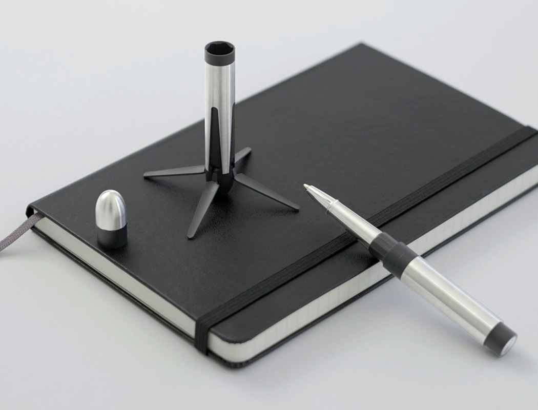 SpaceX_rocket_inspired_pen_for_space_enthusiasts_07.jpg