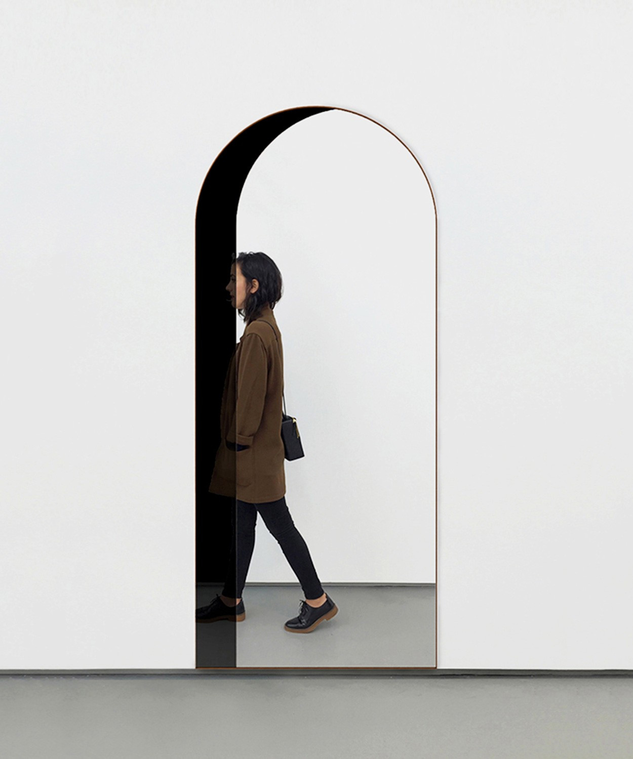 arch-floor-mirror-with-reflection-1-1.jpg