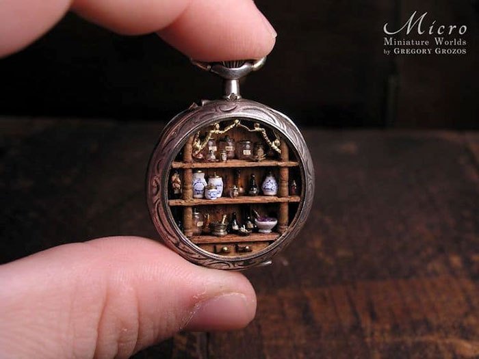 miniature-worlds-antique-jewelry-gregory-grozos-9-5c8f9544c1be3__700.jpg