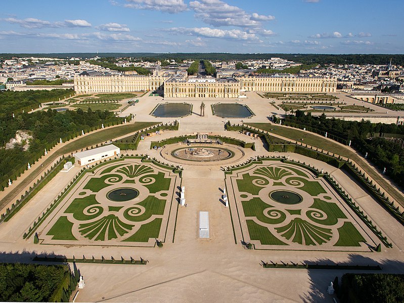 Vue_aérienne_du_domaine_de_Versailles_par_ToucanWings_-_Creative_Commons_By_Sa_3.0_-_117.jpg