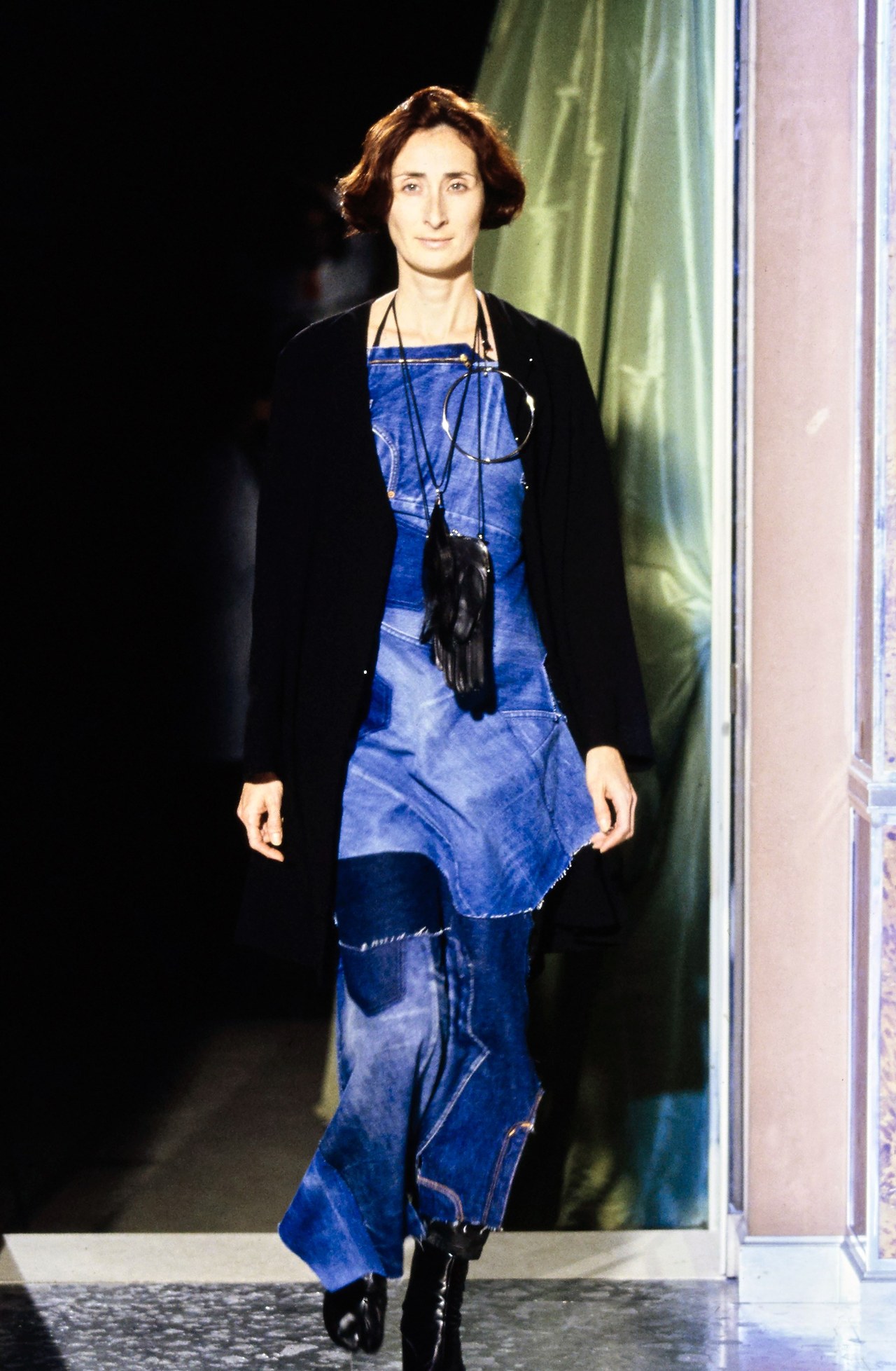 MARTIN-MARGIELA-SPRING-1999-RTW-26 VOGUE.jpg