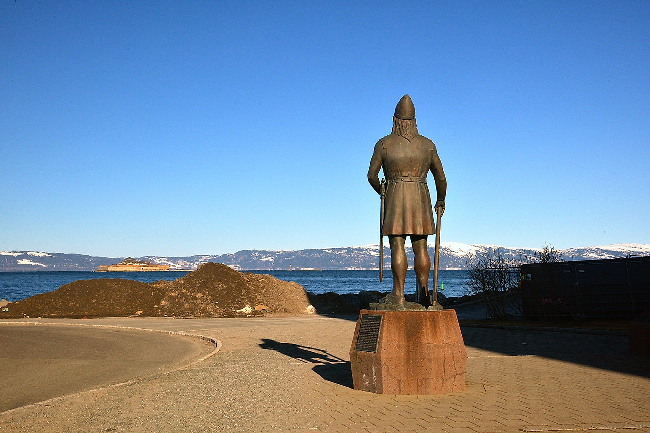 02-04_Leif_Eriksson_Tronheim.jpg