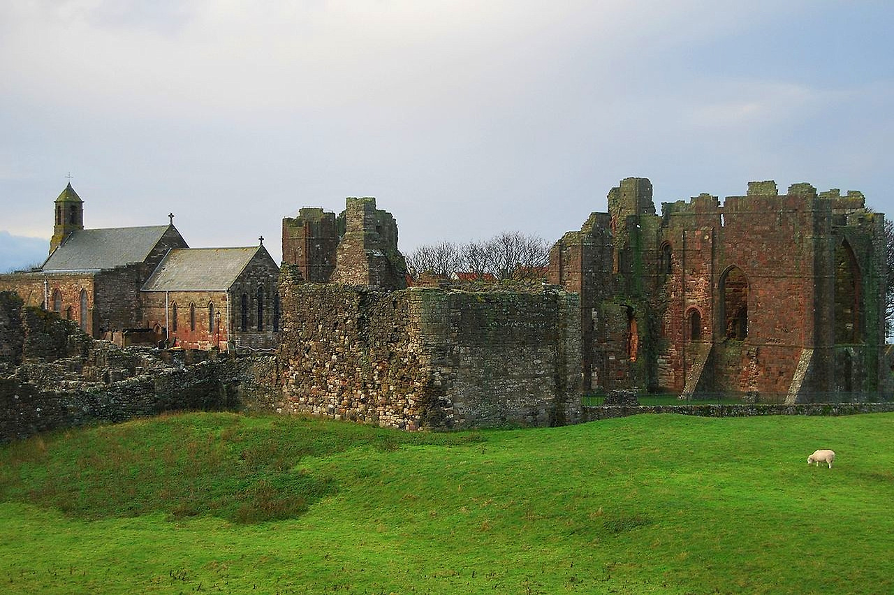 03-04_Lindisfarne_Abbey.jpg