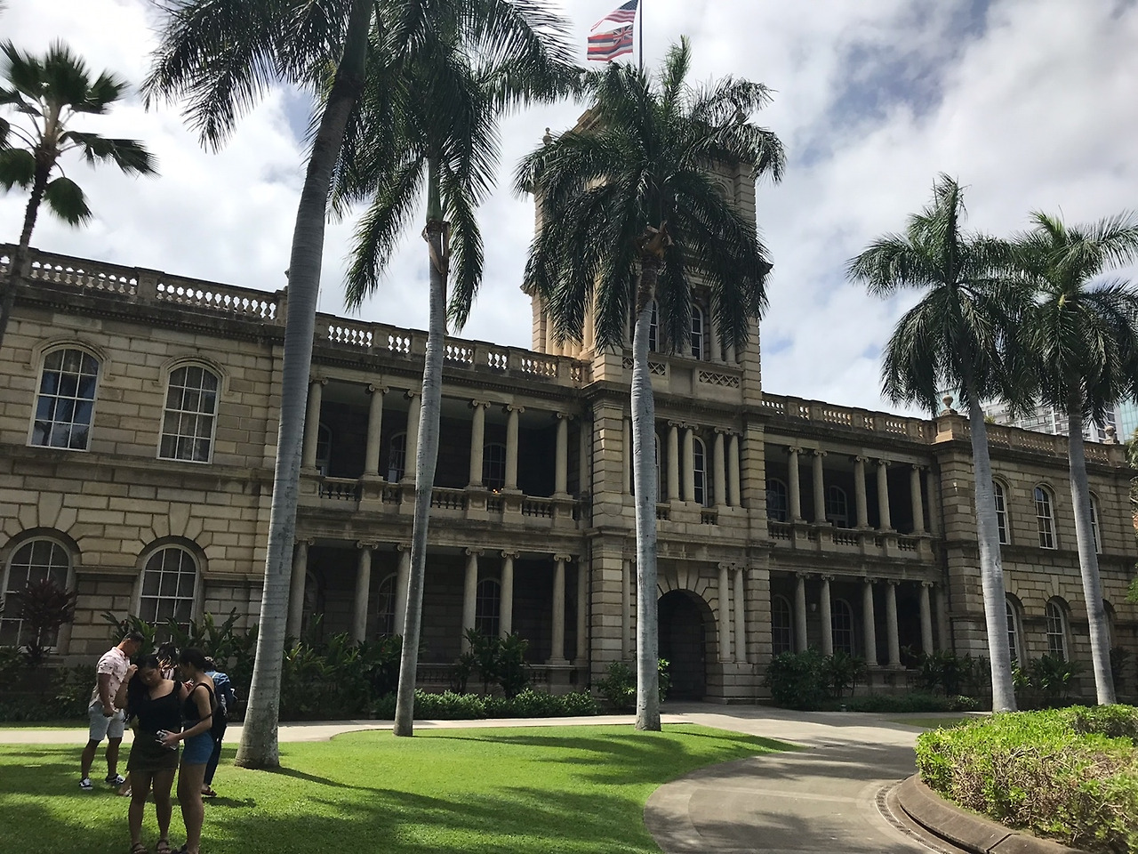 미국 내 유일한 궁전인 이올라니 궁전.jpg