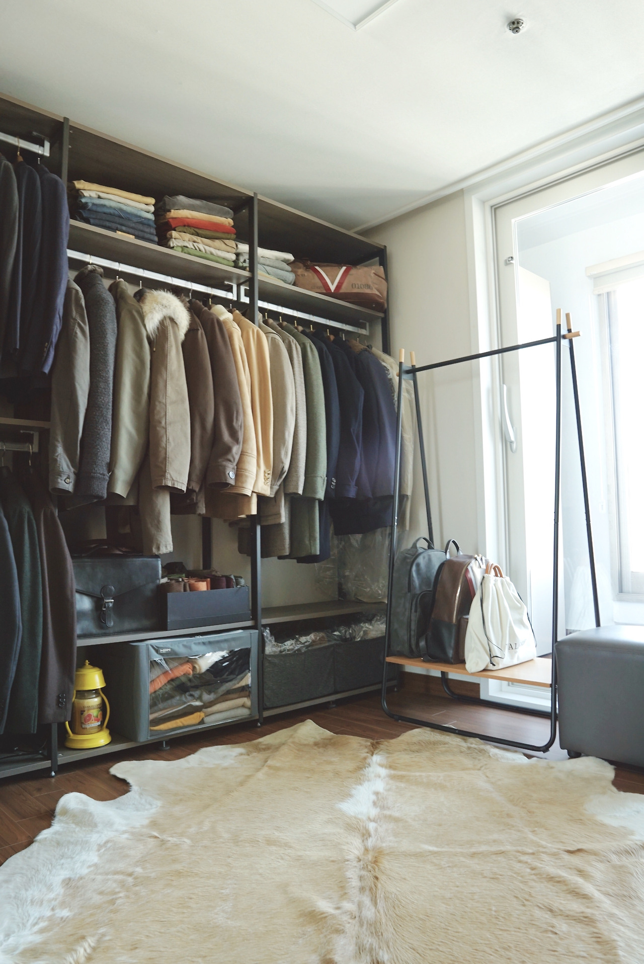 1. 시스템 옷장을 사용한 드레스룸.jpg