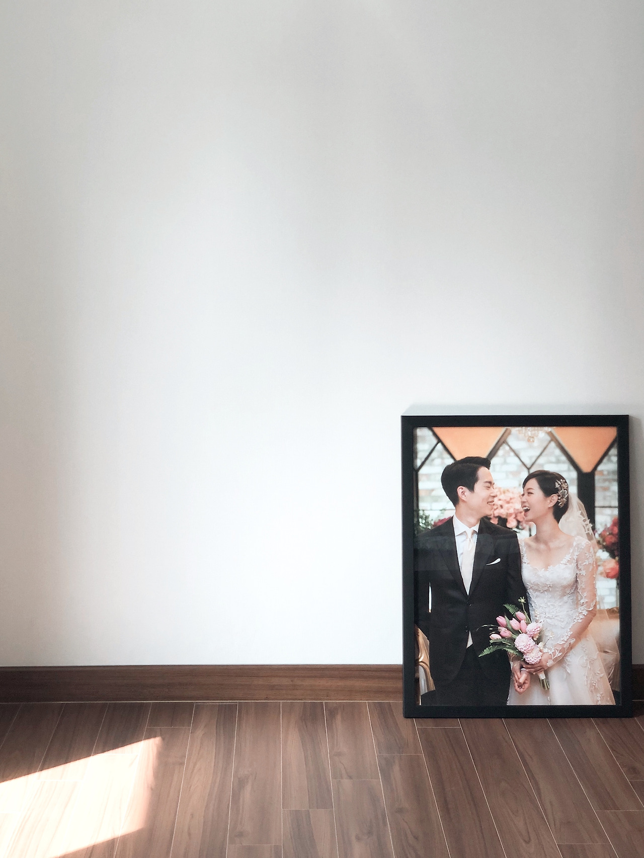 3. 빈 벽이 주는 평온함이 좋다.jpg