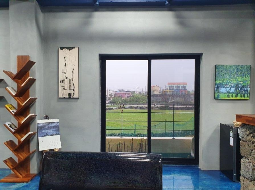 제주여행 - 서점.jpg