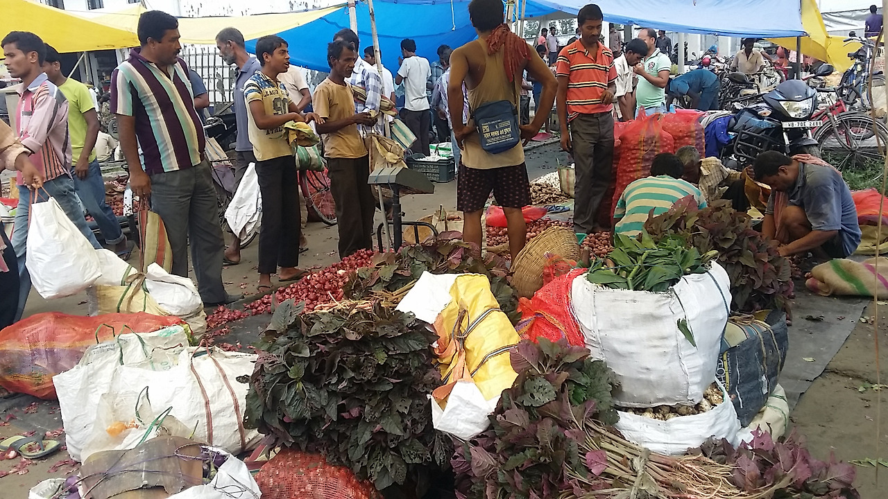 3.야채를 파는 사람들.jpg