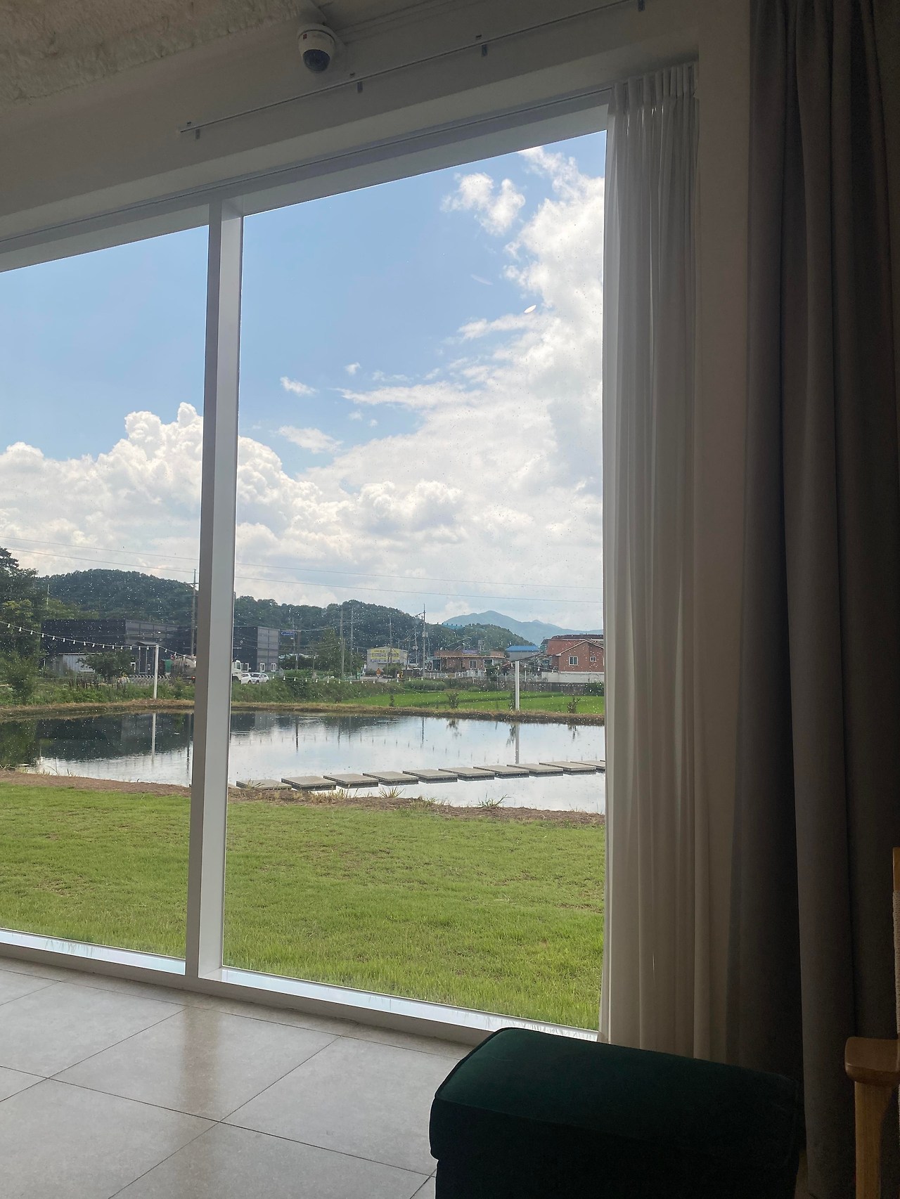 fade-in window view2.jpg