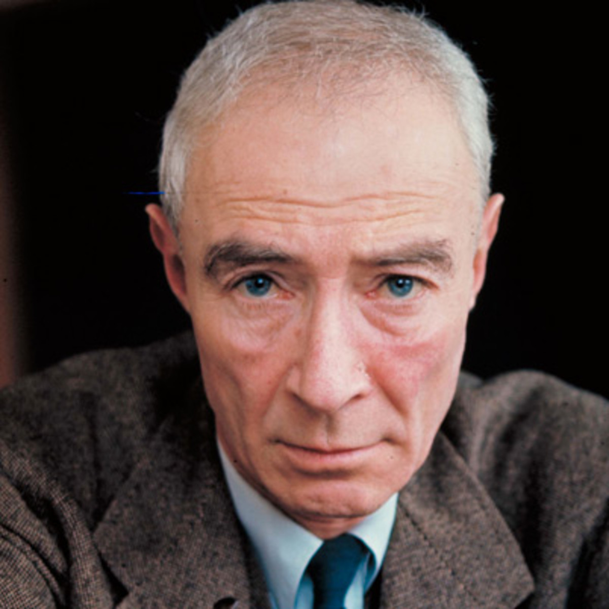 j-robert-oppenheimer-9429168-1-402.jpg