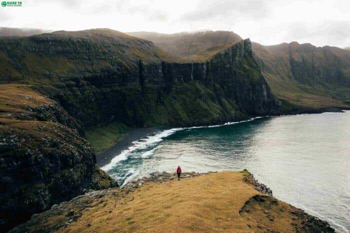 Vikar-Guide-to-Faroe-Islands-700x466.jpg