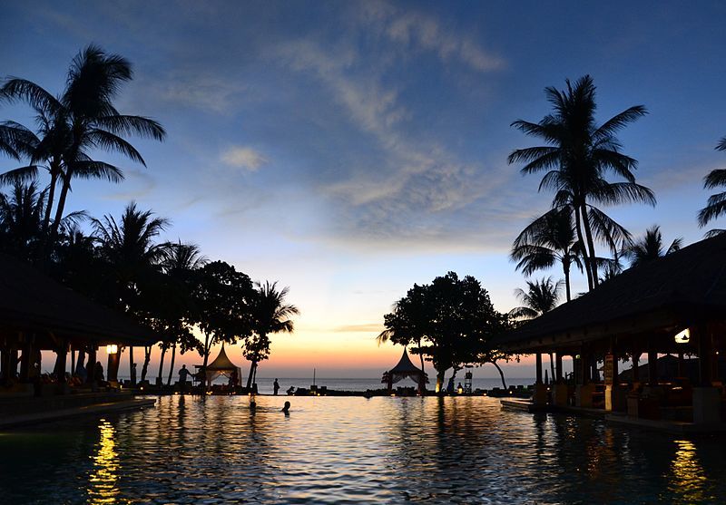 800px-Hotel_Intercontinental_Bali_(7373589284).jpg
