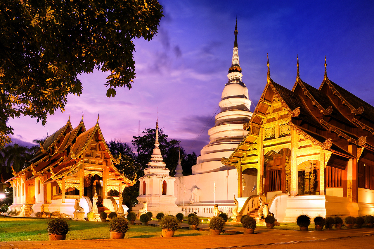 Phra-Singh_Temple_Chiang_Mai..jpg