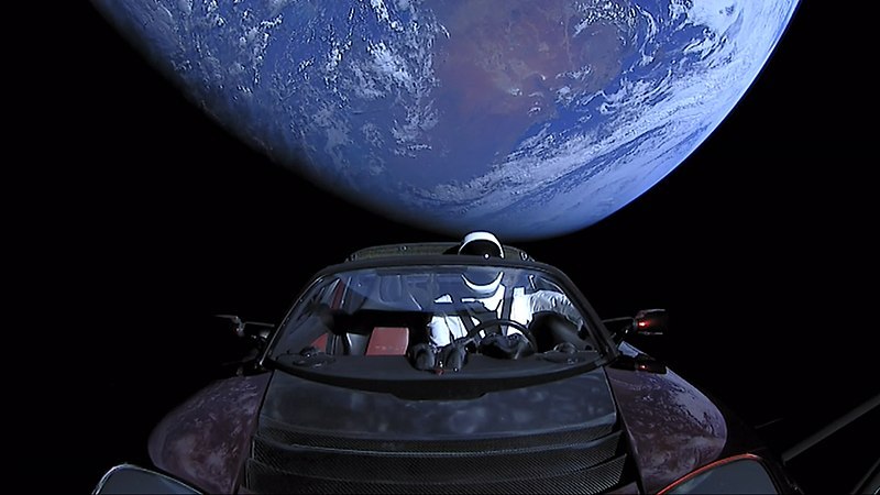 800px-Elon_Musk's_Tesla_Roadster_(40110297852).jpg