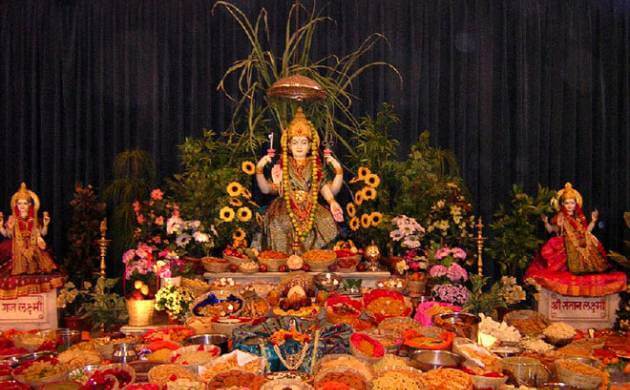 Laxmi-Puja-on-Diwali.jpg