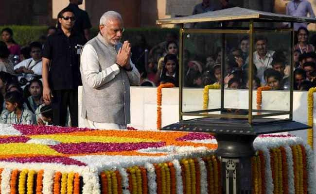 e0u7m7eg_gandhi-jayanti-2018-modi-rajghat-tribute_625x300_02_October_18.jpg