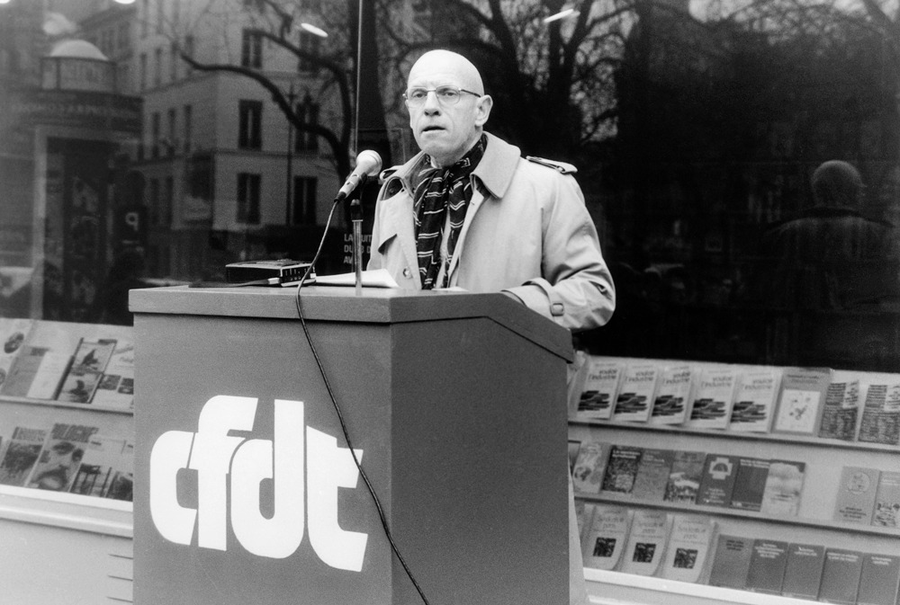 michel-foucault-manifestacja-dla-polski-1981-fot-gerald-bloncourt-forum.jpg