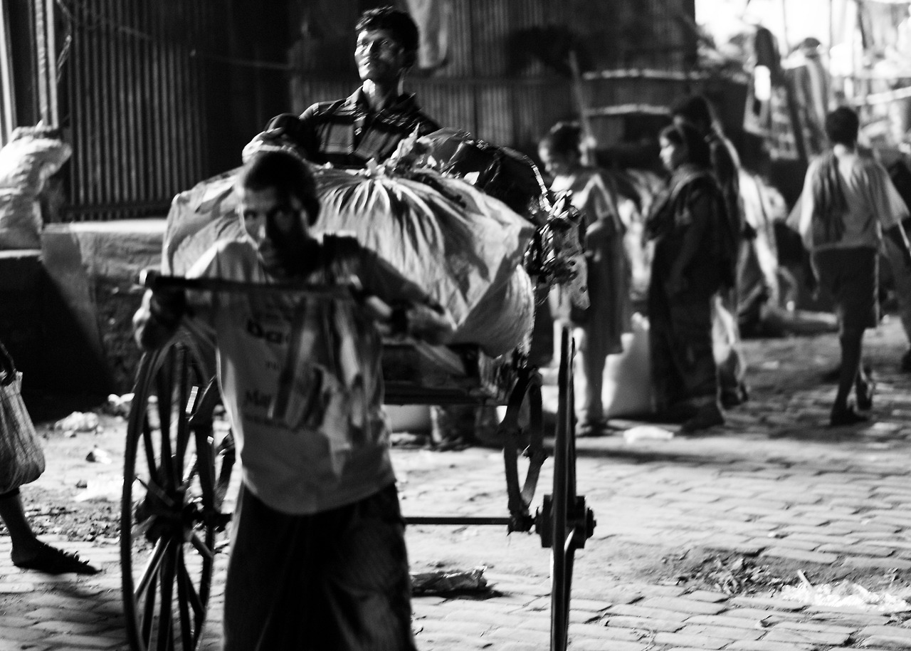 현대판 주인과 노예.jpg