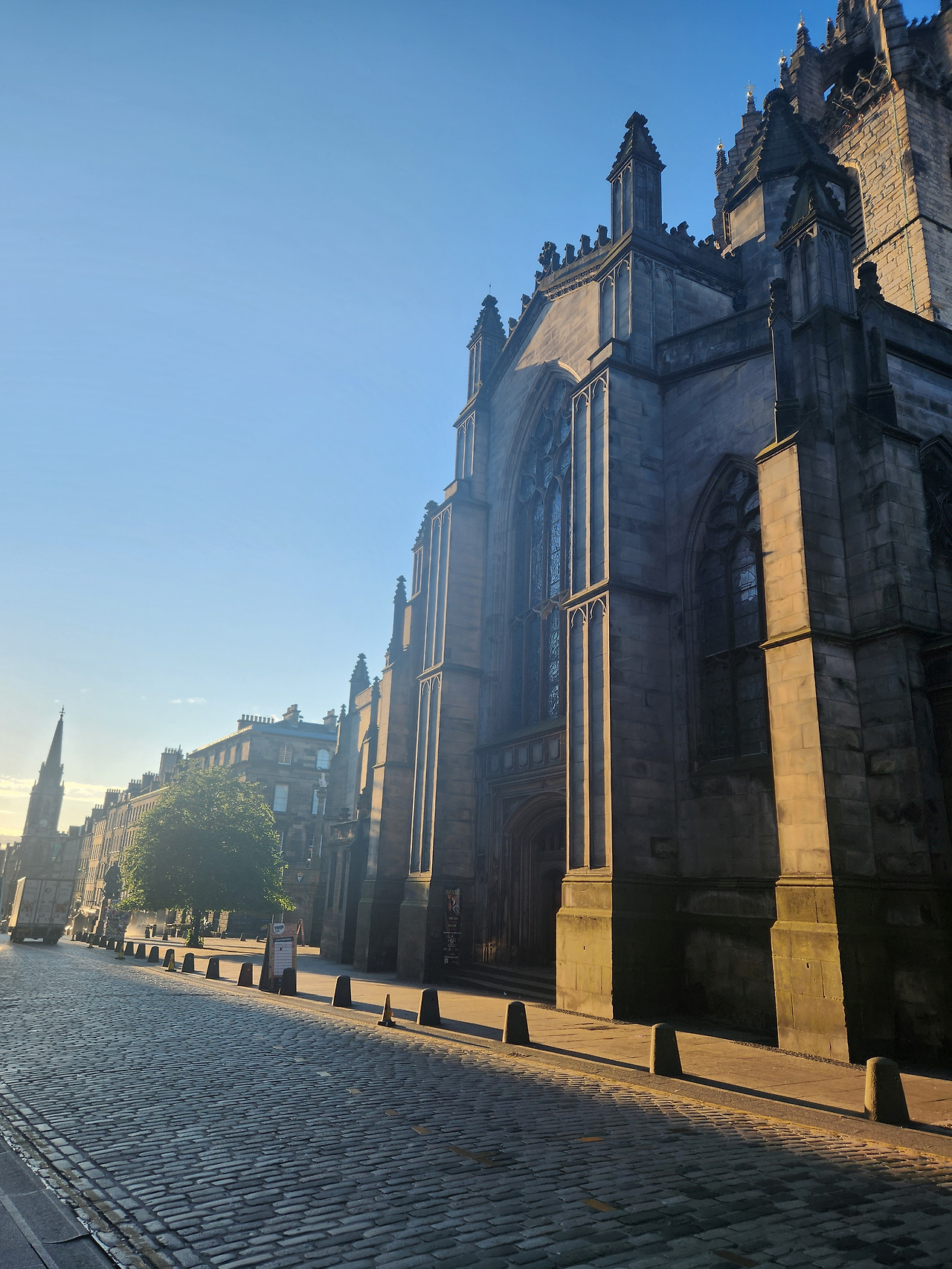 이른 새벽 에딘버러.jpg