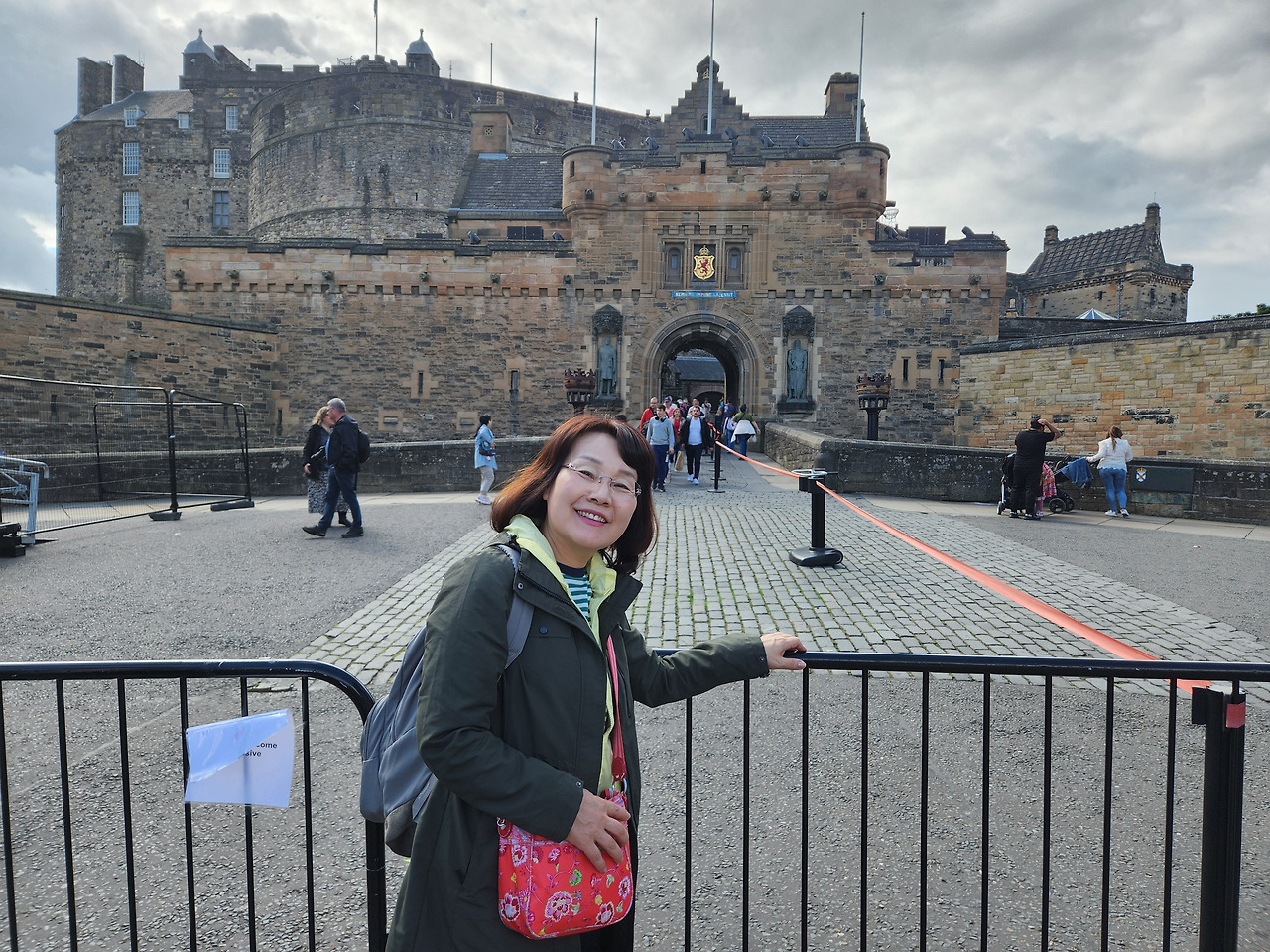에딘버러 성앞2.jpg