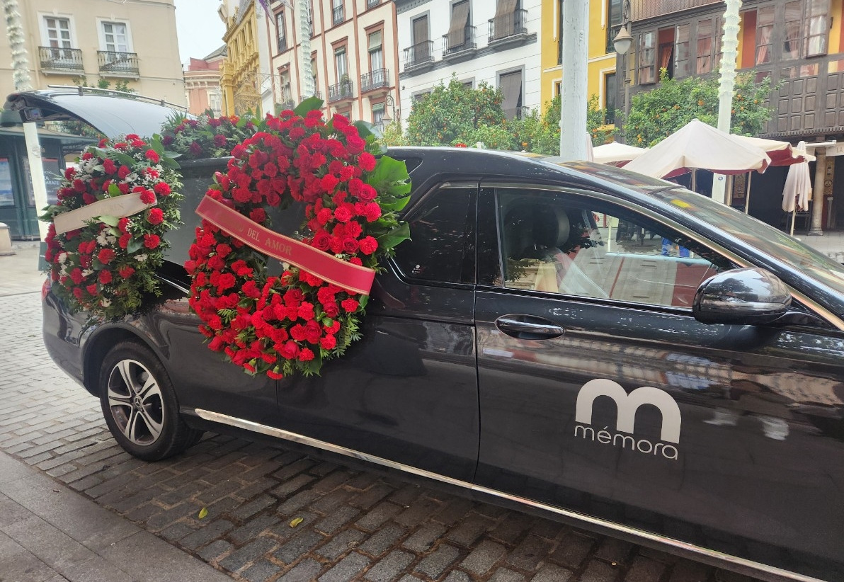 살바도르 장례 리무진.jpg