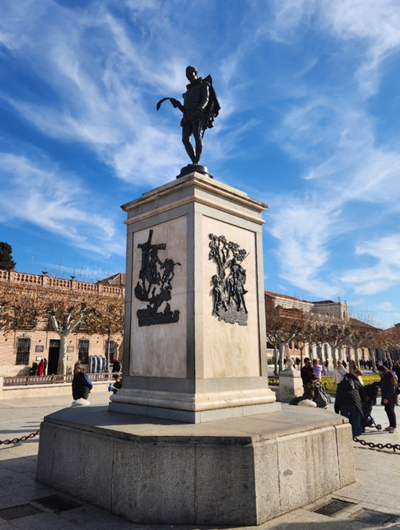 세르반테스 동상.jpg