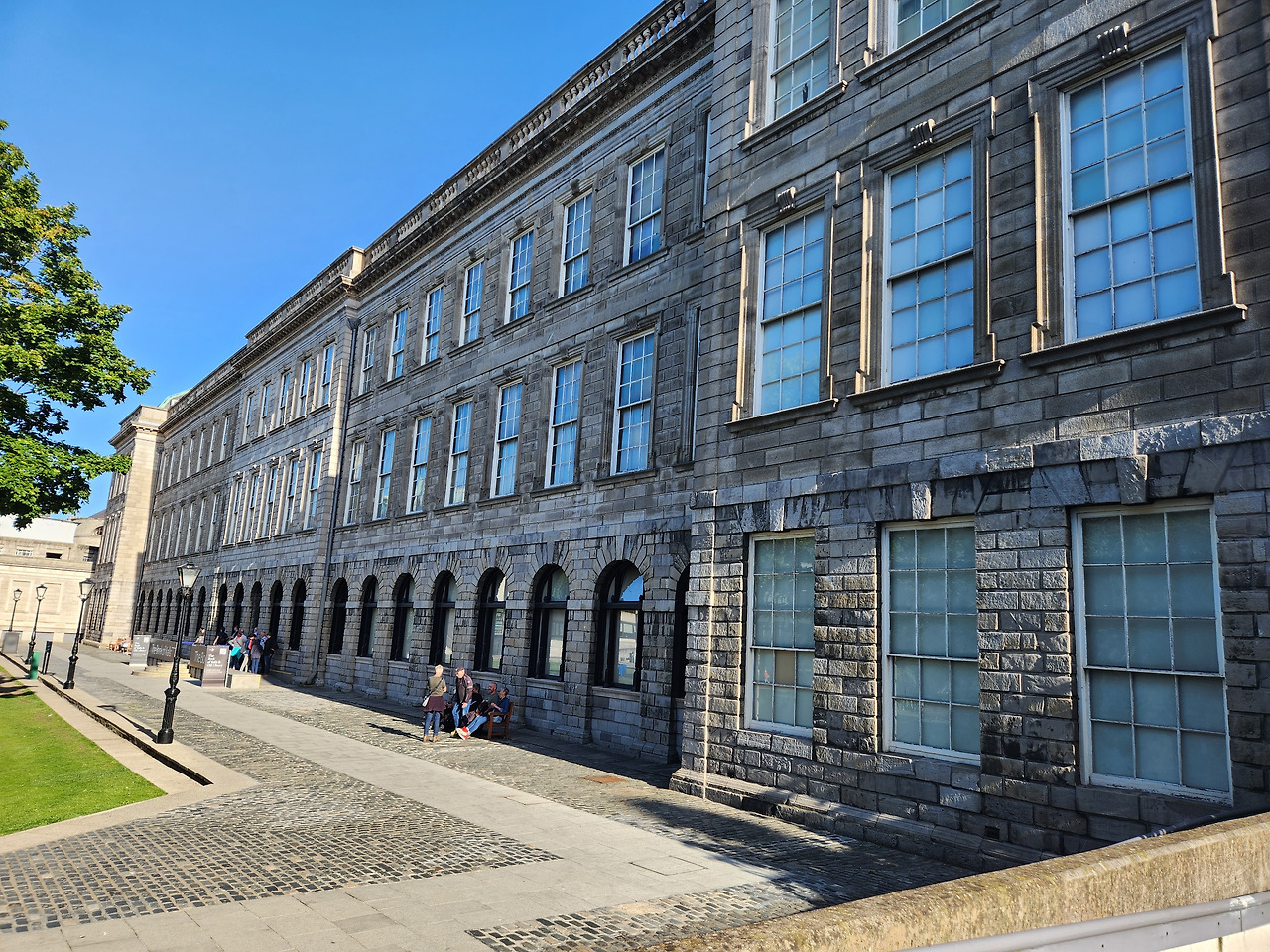 트리니티 도서관2.jpg