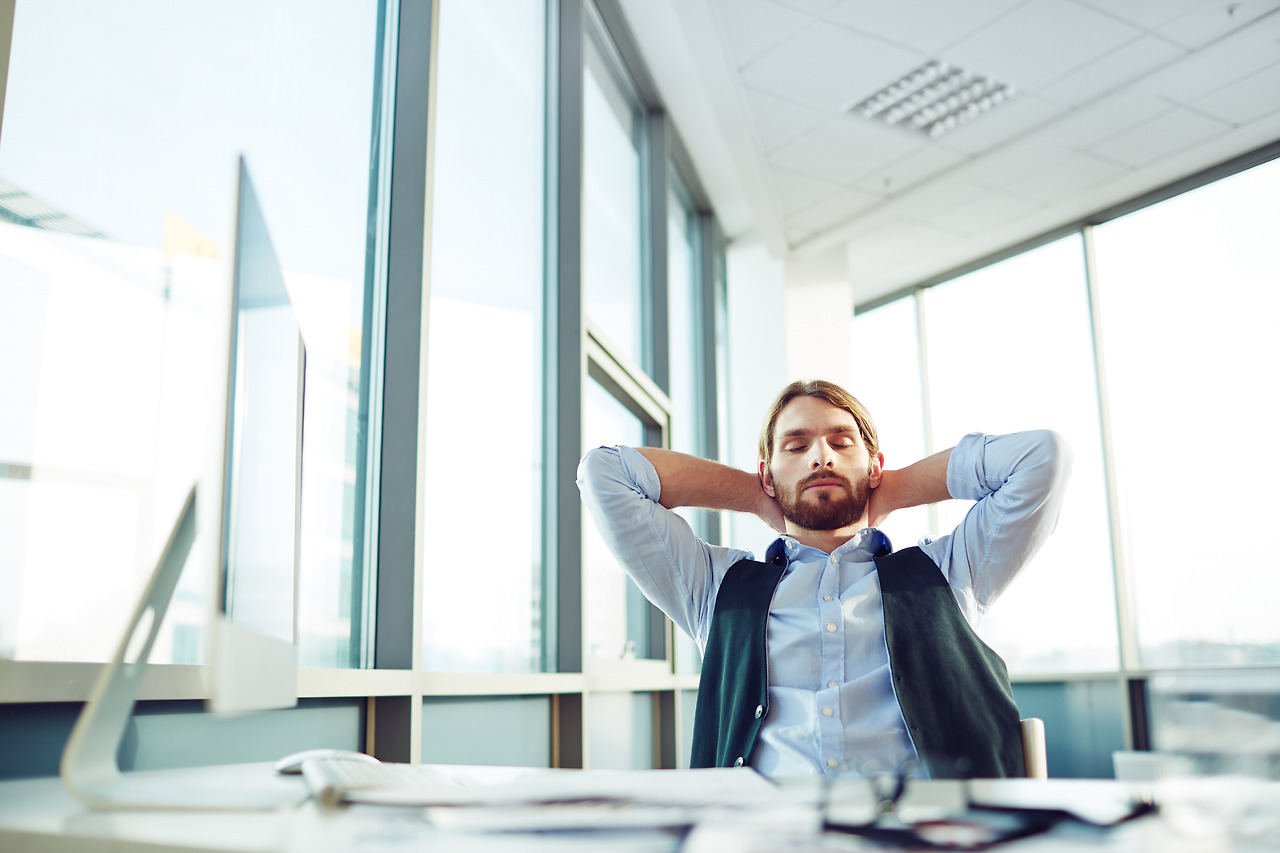 businessman-resting-P9RXQRE.jpg