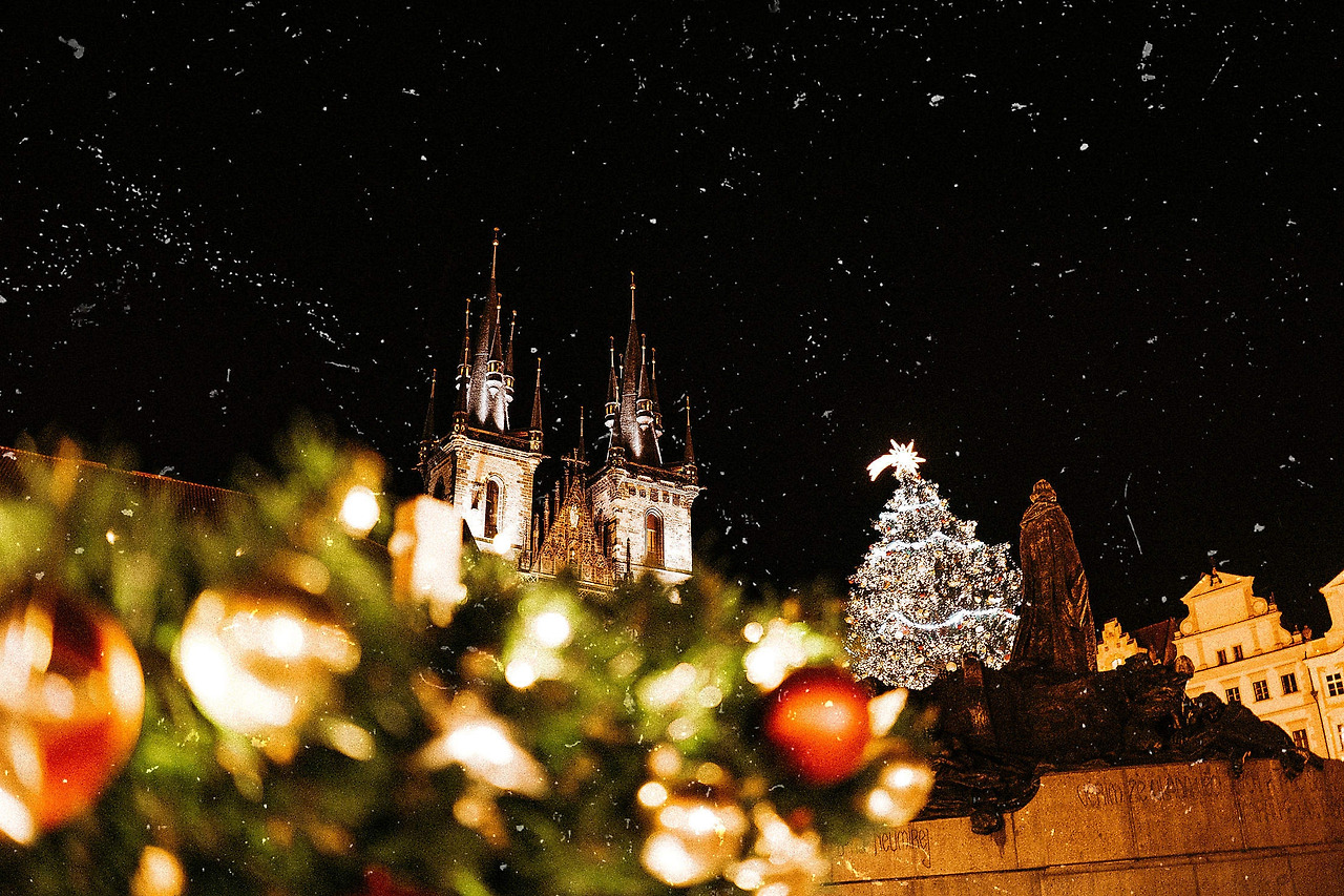 prague-christmas-markets-2210x1473.jpg