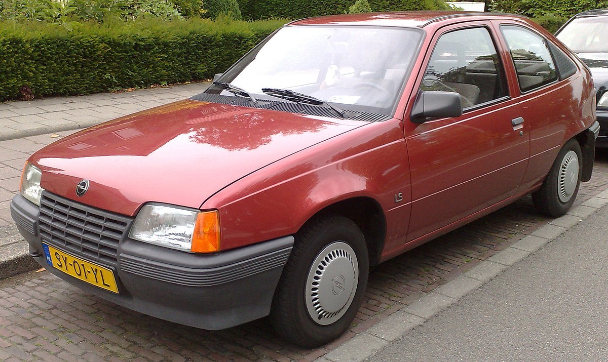 1200px-Opel_kadett_ls_crop.jpg