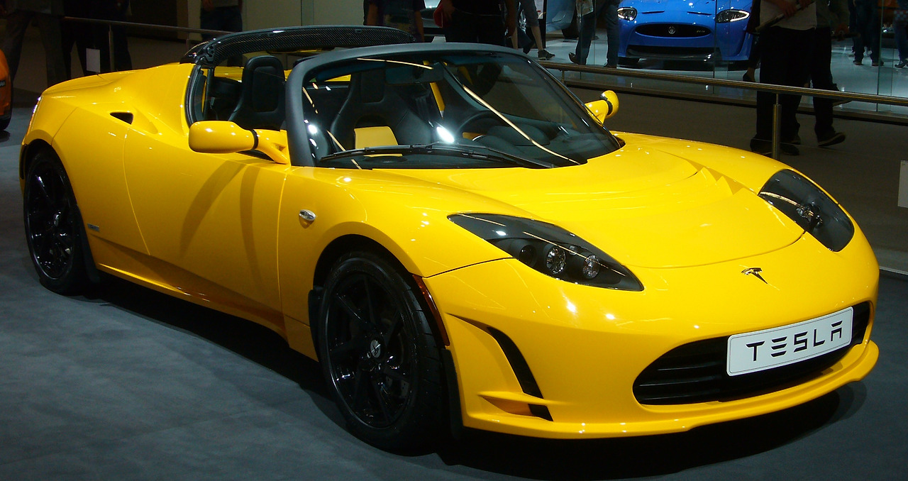 Tesla_Roadster_2.5_(front_quarter).jpg