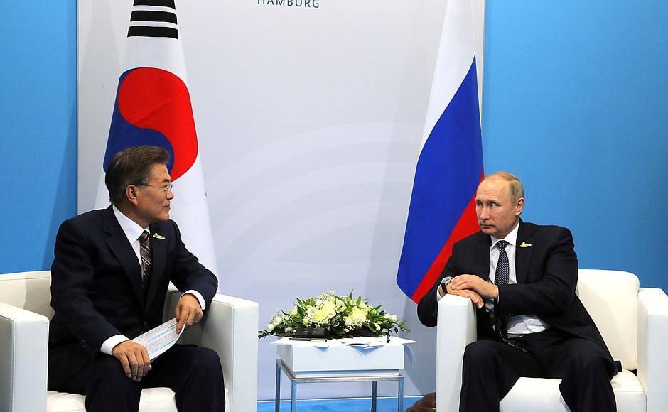 Russian president Vladimir Putin meets South Korea President Moon Jae-in.jpg