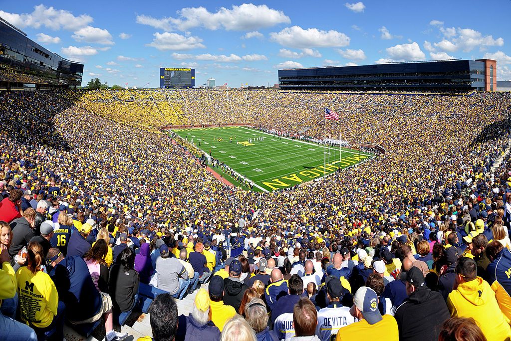 1024px-Michigan_Stadium_2011.jpg
