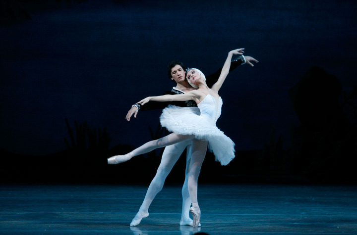 Swan_Lake_8_Lopatkina_Korsuntsev_by_N.Razina_(6).jpg