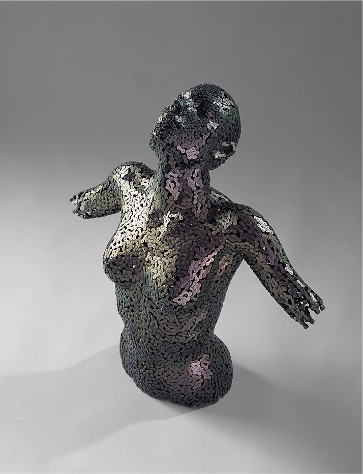 Seo-Young-Deok-incredible-chain-sculptures-yatzer-14.jpg