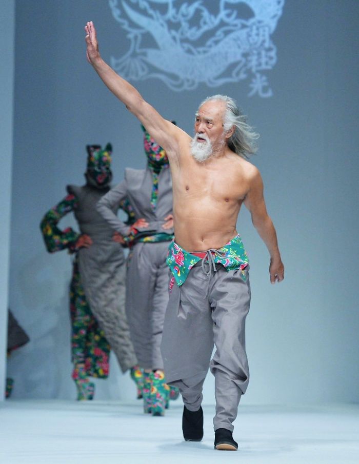 80-year-old-model-grandpa-china-wang-deshun-6-581de8d4a10bd__700.jpg
