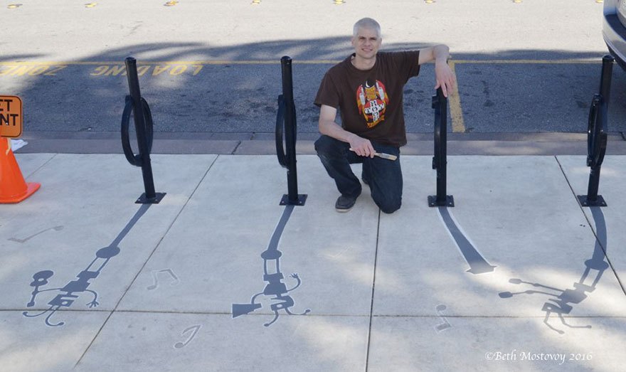599d0c736f282-fake-shadow-street-art-damon-belanger-redwood-california-12-599bf27b52f7d__880.jpg