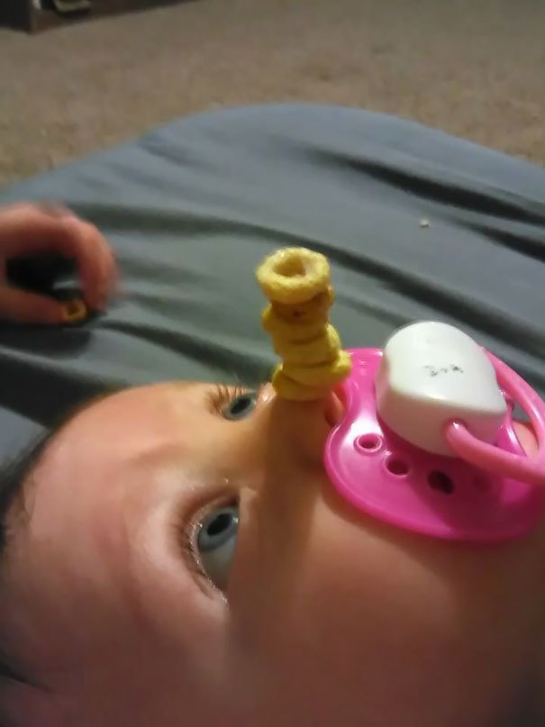 cheerio-challenge-dads-stack-cheerios-babies-funny-competition-4-57651900c347e__605.jpg