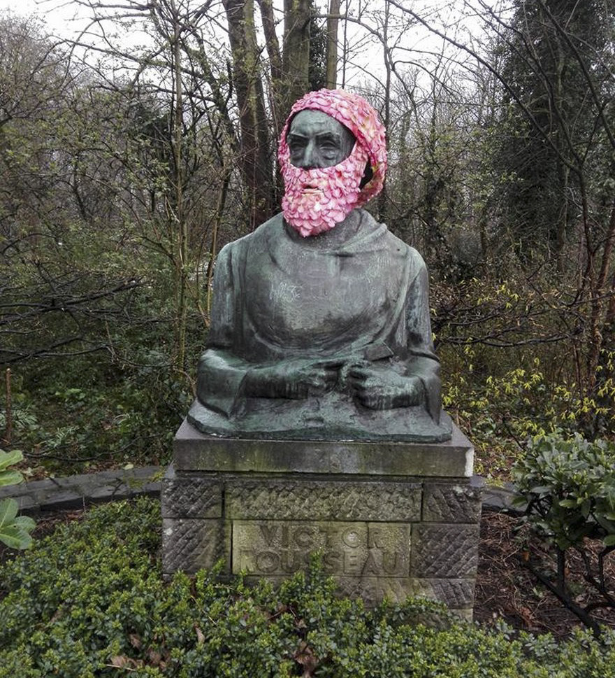 flower-crowns-beards-monuments-geoffroy-mottart-brussels-1.jpg