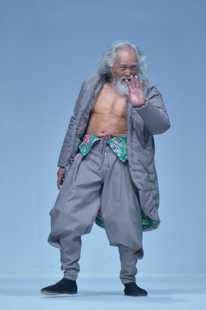 80-year-old-model-grandpa-china-wang-deshun-3-581de8ca55c10__700.jpg