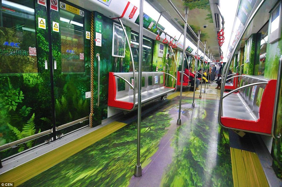 2699EA1200000578-2993569-Rainforest_One_of_the_carriages_on_the_Hangzhou_Subway_line_has_-a-60_1426266069926.jpg