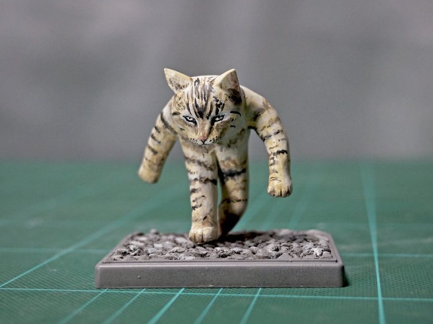 Japanese-artist-turns-animals-that-have-become-famous-on-the-internet-into-sculptures-5bd86a91998af__880.jpg