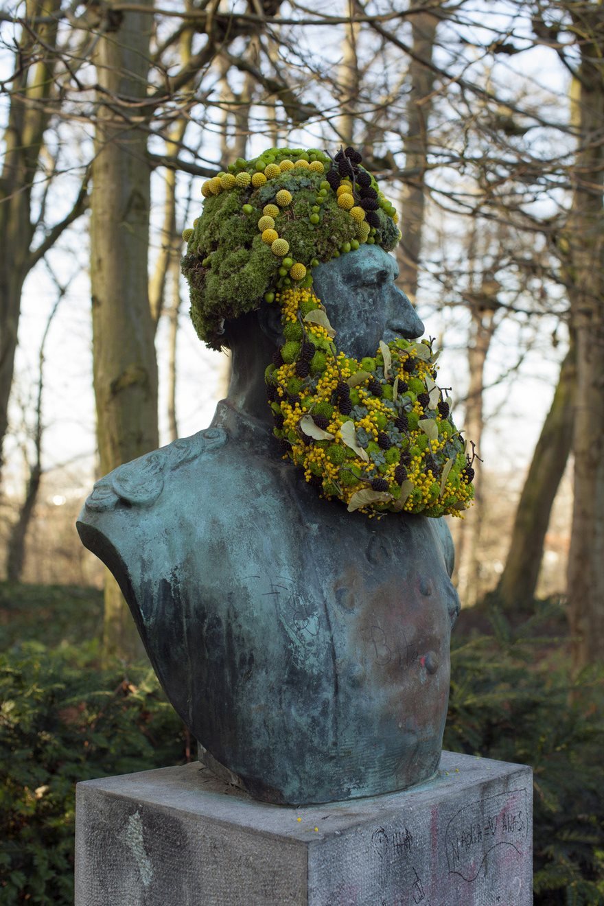 flower-crowns-beards-monuments-geoffroy-mottart-brussels-6.jpg