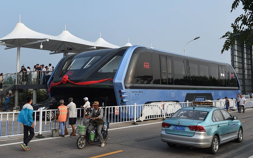 transit-elevated-bus-first-test-ride-qinhuangdao-china-1.jpg