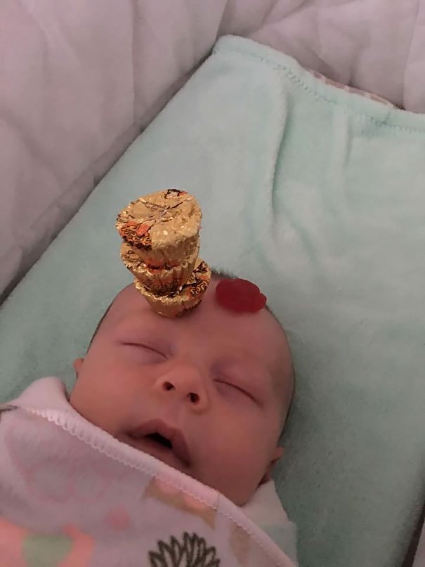 cheerio-challenge-dads-stack-cheerios-babies-funny-competition-19-5765191c2c313__605.jpg