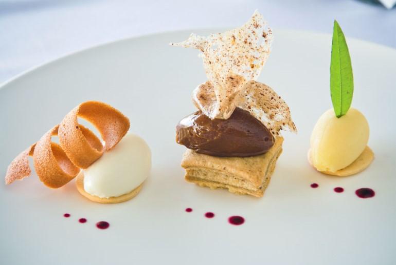 Honeymoons-Romantic-Getaways-Qualia-Hamilton-Island-Queensland-m (770 x 517).jpg