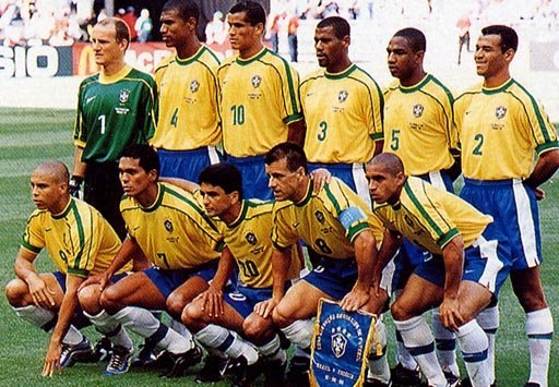 Brazil-98-99-NIKE-uniform-yellow-blue-white-group.jpg