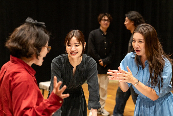 연극 언더독 The Other Other Bronte_연습사진 (6).jpg