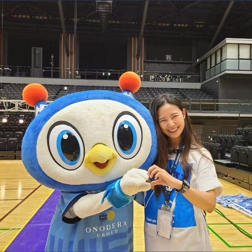 요코하마FC10 마스코트 후리마루와 팬즈데이에서.jpg